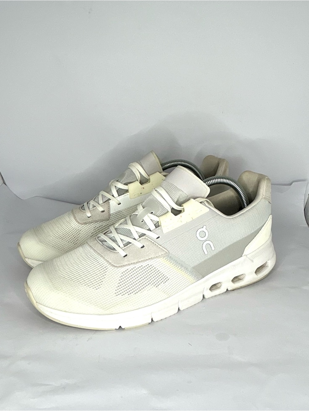 On Running Cloudrift Mens Sneaker 9.5 Undyed White Frost CloudTec Speedboard